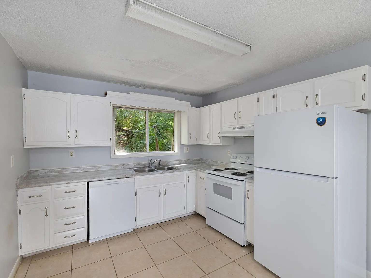103 Angeline Drive - 5 — Photo 3