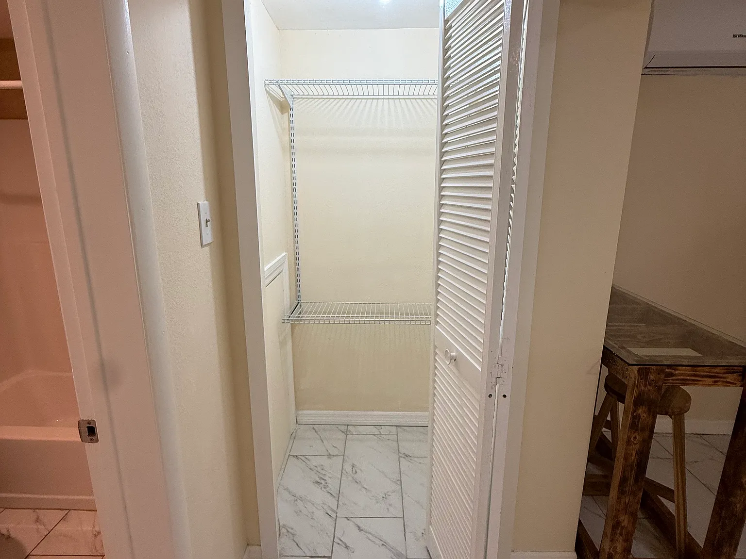 1 bed, $1,000 — Photo 4