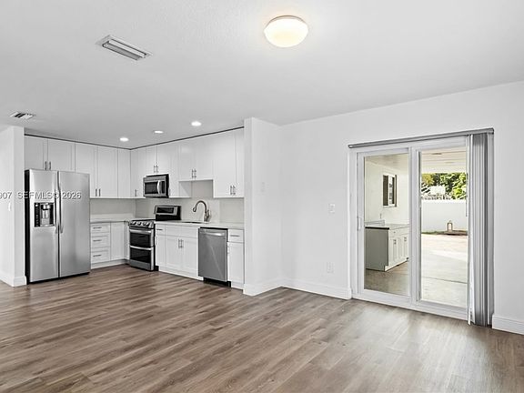 5th image of 10360 SW 24th St