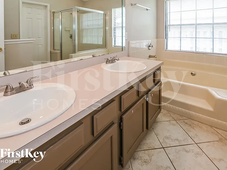 4576 Antler Hill Dr E — Photo 14