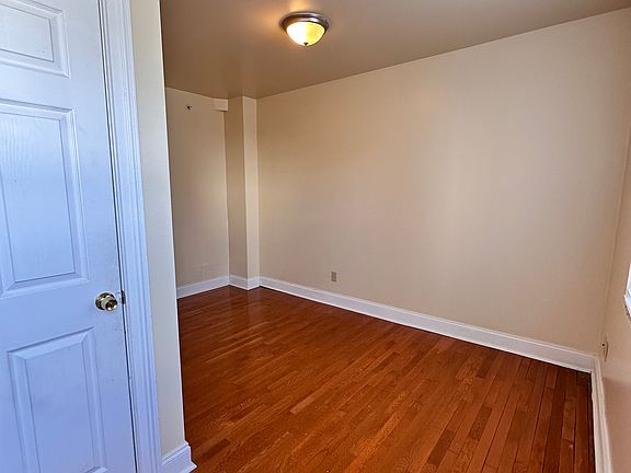 4th image of 533 Washington Ave Floor 3