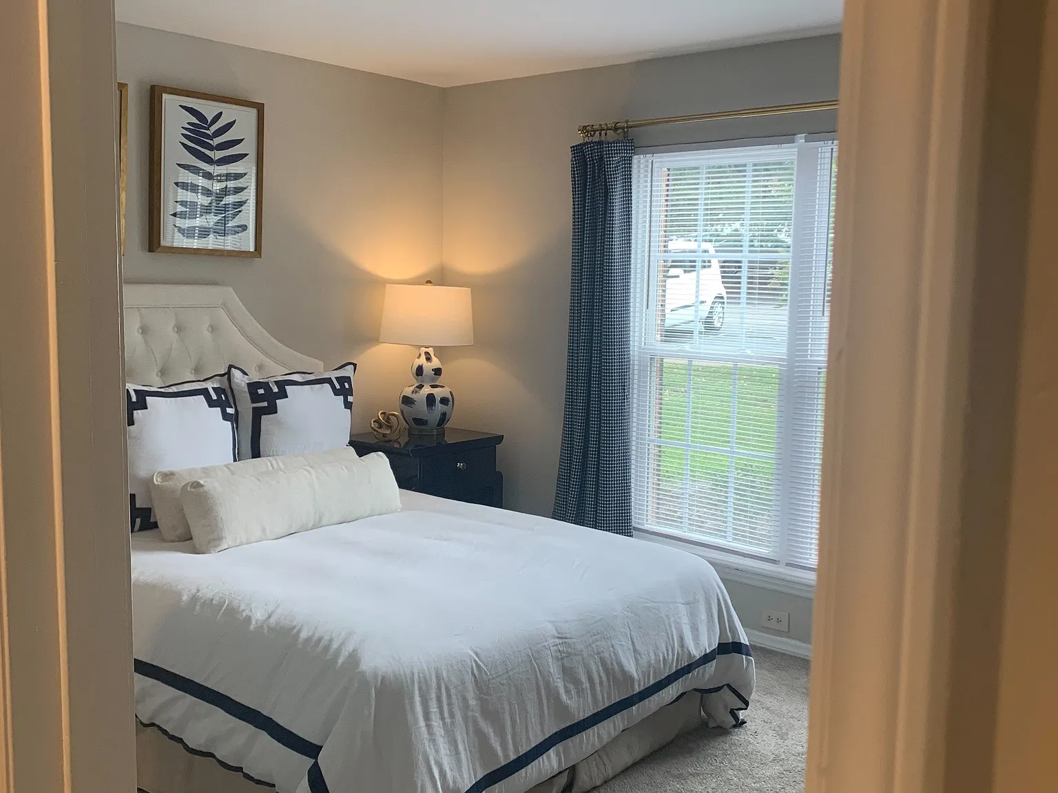 Huntington Apartments — Photo 4