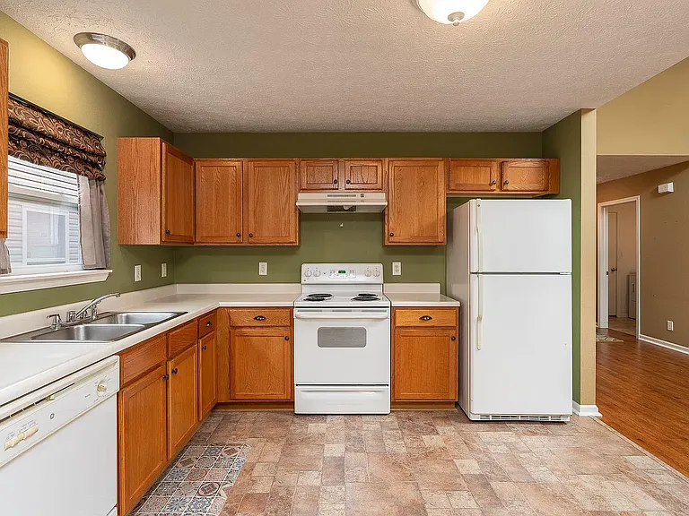329 Bluegrass Dr — Photo 14