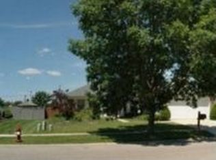 916 Oak Ridge Dr #2, Streamwood, IL 60107