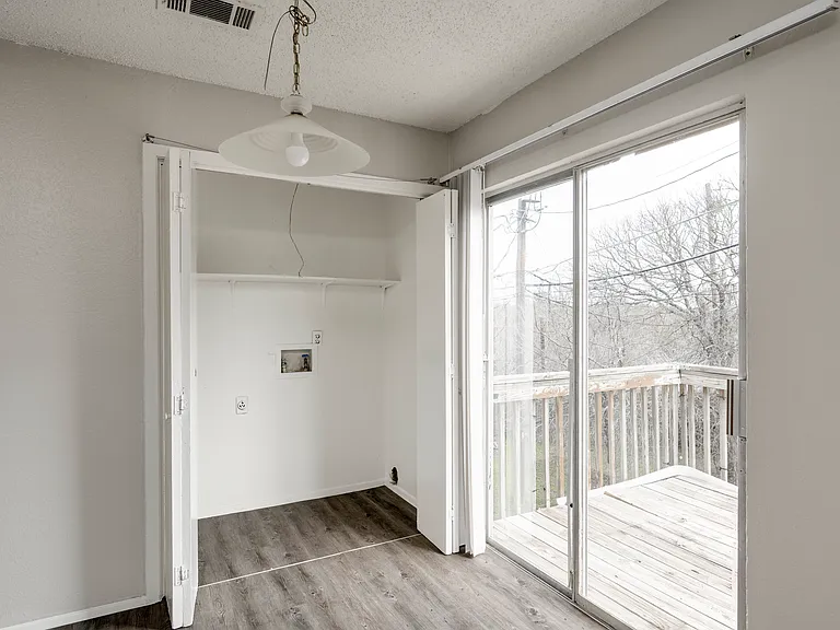 11907 Alpheus Ave — Photo 8