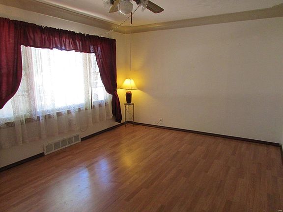 2nd image of 1370 Miland St