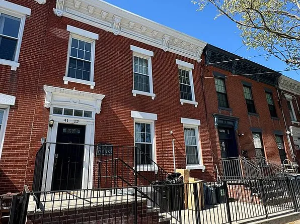 4112 20th Ave, Astoria, NY 11105