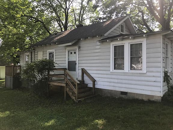 3rd image of 519 Herring Ave