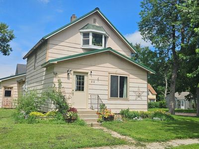 212 E Broad Ave, Flandreau, SD, 57028