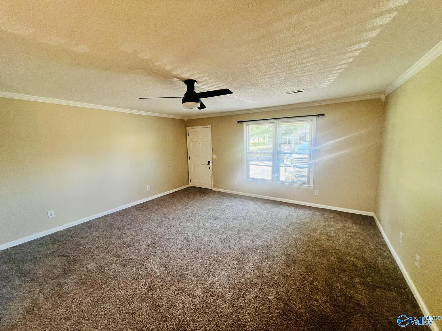 2 bed, 2.0 bath, 1028 sqft, $1,295 — Photo 2