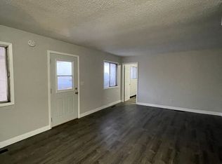 322 S Washington St #18, Hudson, IA 50643