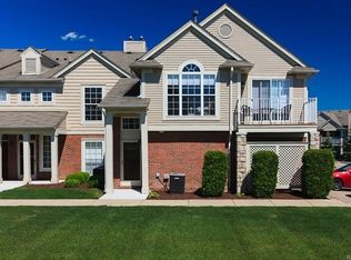 52133 Naugatuck Dr, Macomb, MI