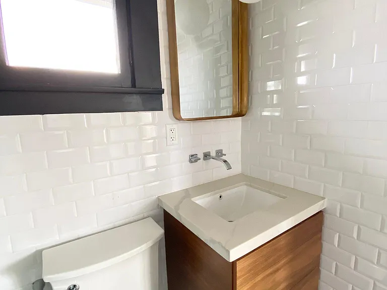 1548 W 48th St — Photo 31