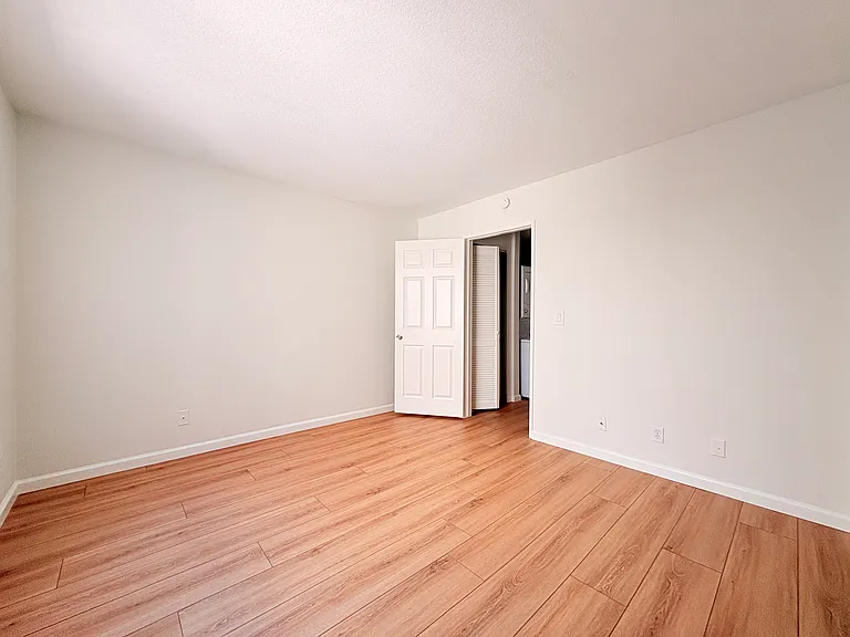 311 E Cedar Ave #207 — Photo 8