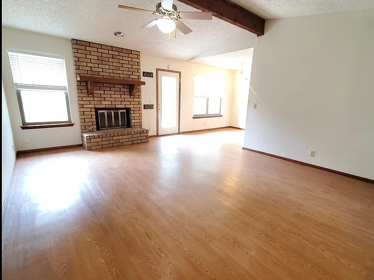 1108 W Durham St S — Photo 15