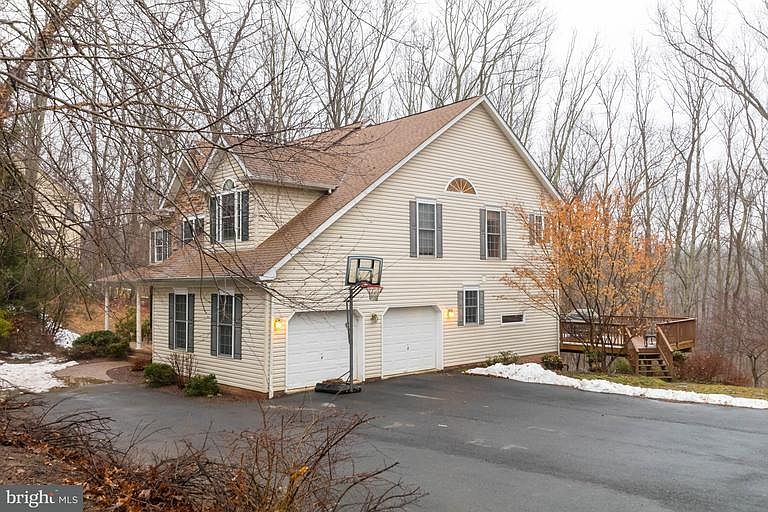 2nd image of 12 Shady Ridge Ct