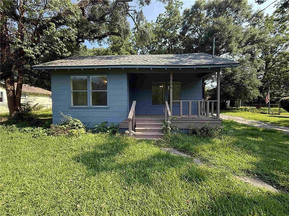 1st image of 306 Hillside Dr