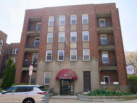 2nd image of 52 Strathmore Rd APT 44