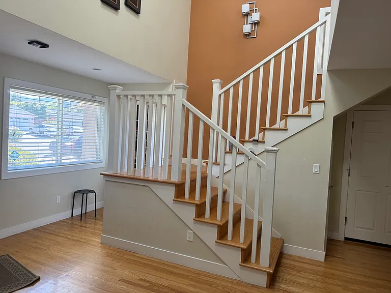 1154 Kentwood Ave — Photo 4