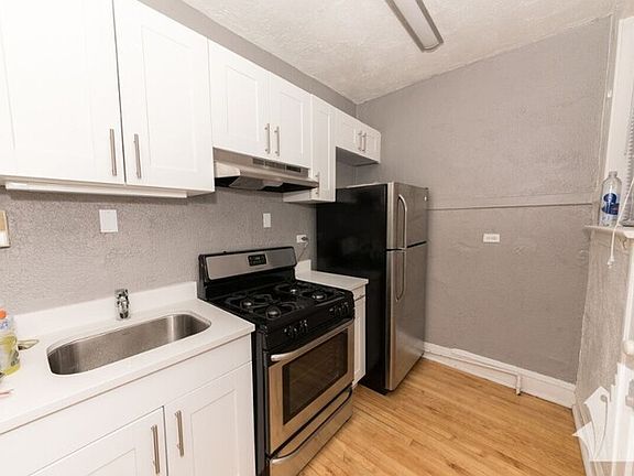 5th image of 629 W Cornelia Ave #29-3S