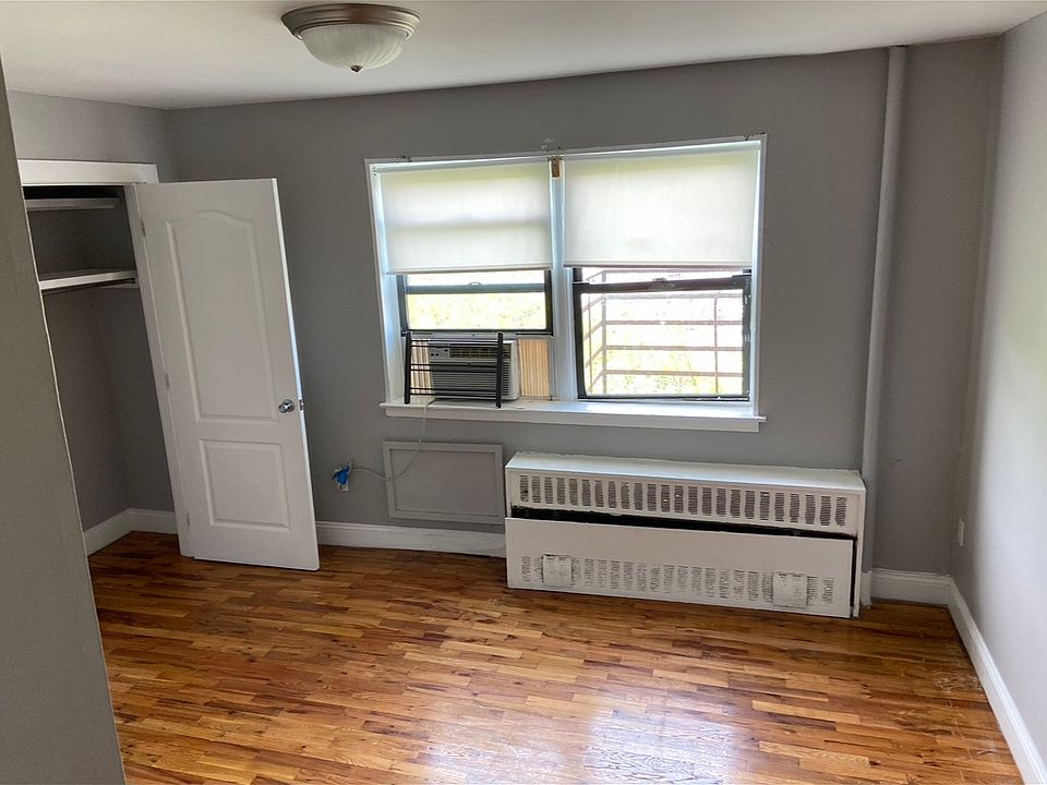 2nd image of 107 Van Cortlandt Park Ave
