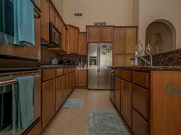 4th image of 8674 Valencia Valley Ave