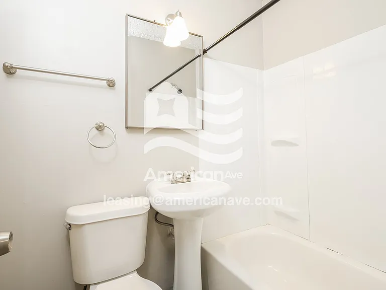 1227328_014_wm_-_bathroom_12965534.jpg