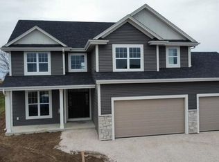 W1155 Deer Creek Cir, Ixonia, WI 53036