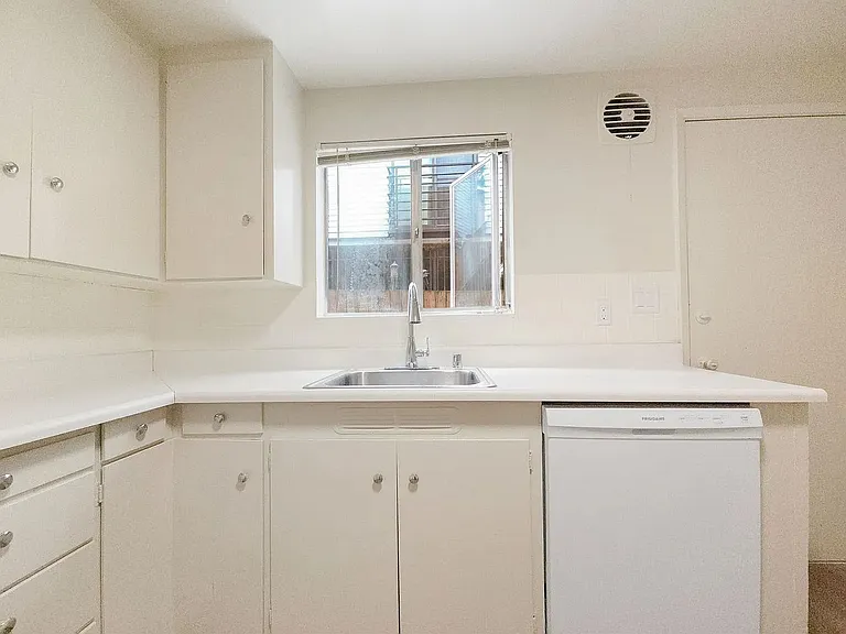 2020 Eastlake Ave E #2 — Photo 12