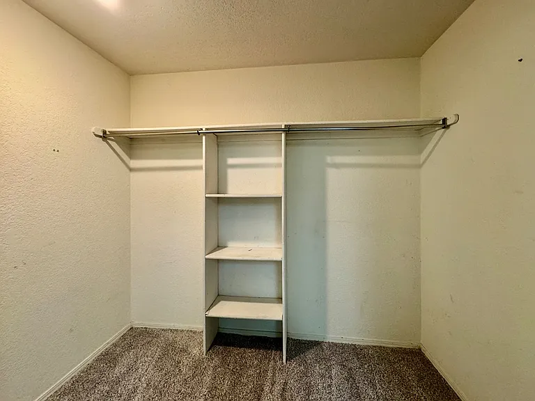 428 Sundance Ln — Photo 5