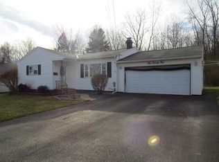 521 Woodhaven Rd, Utica, NY 13502