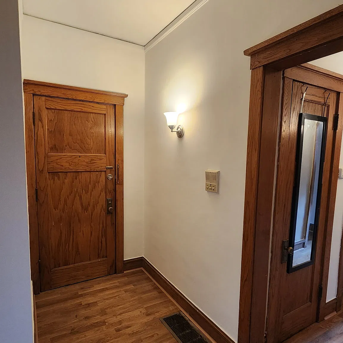 2 bed, 1000 sqft, $1,995 — Photo 4