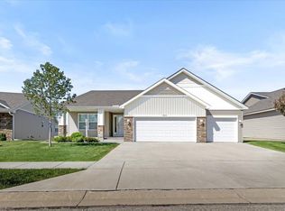 983 Aurora Cir, Red Wing, MN 55066