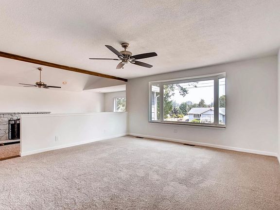 3rd image of 2422 58th Ave NE