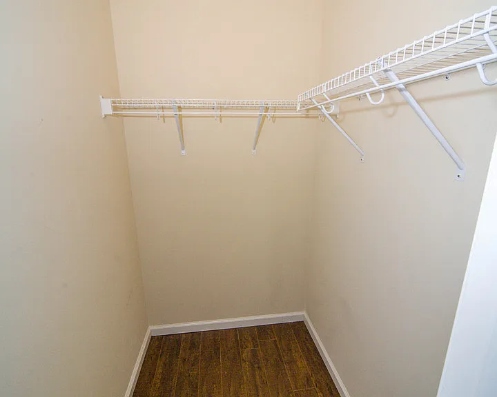 11733 Lake Bend Cir — Photo 17