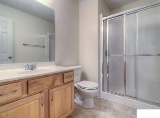 16129 Cottonwood St, Omaha, NE 68136