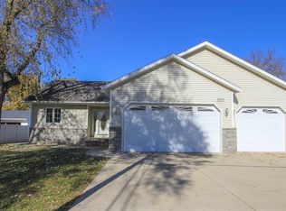 1707 W Gilbert Dr, Evansdale, IA 50707