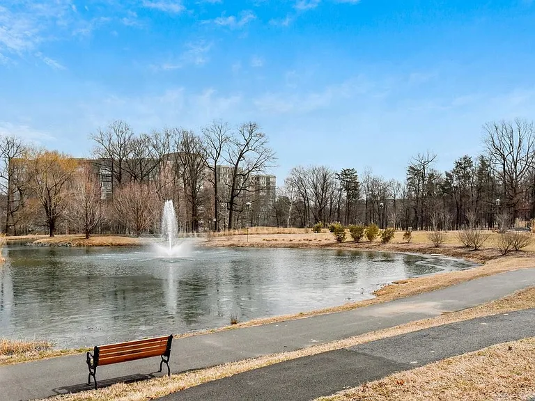 15100 Interlachen Dr #821 — Photo 41