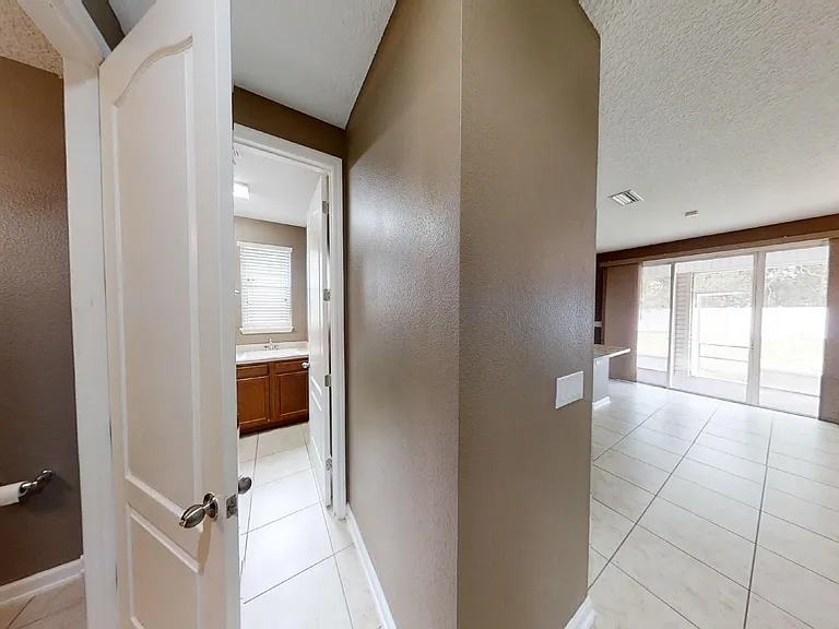 15695 Lexington Park Blvd — Photo 32