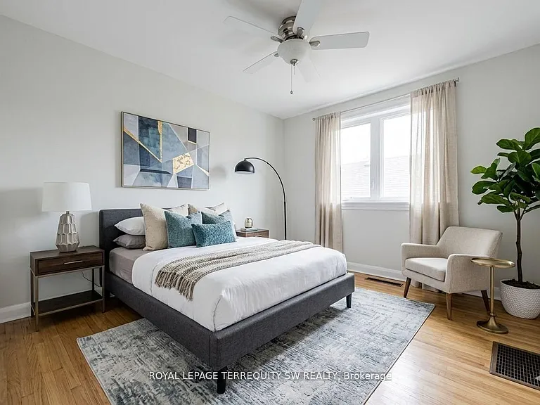 35 Euphrasia Dr — Photo 5