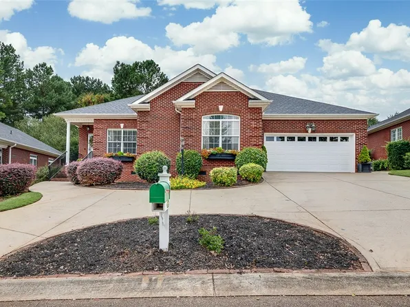 208 Green Chase W, Anderson, SC 29621