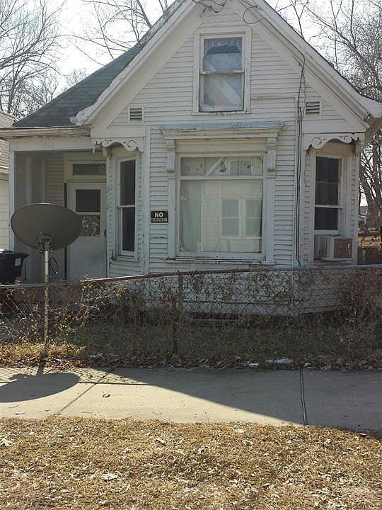 2nd image of 515 Hayward St