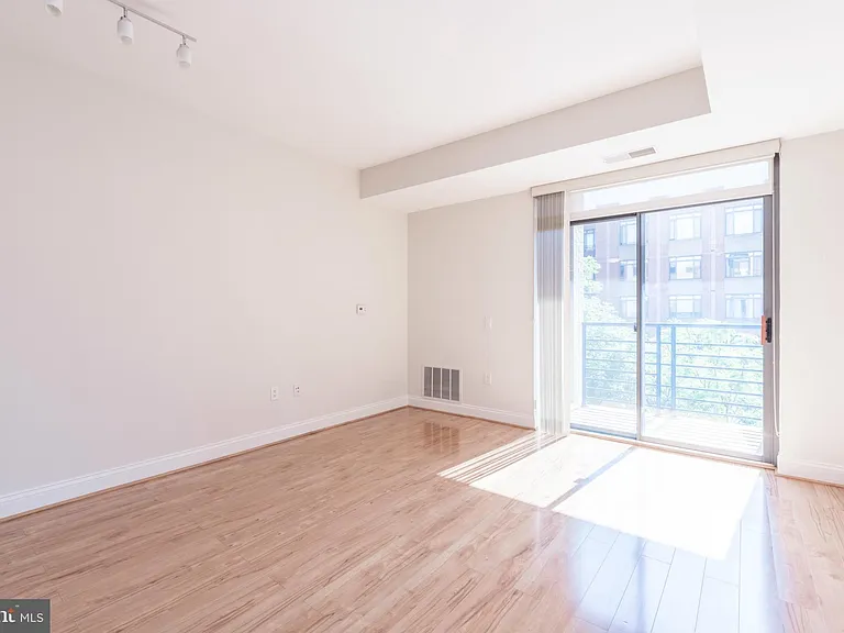 525 N Fayette St #420 — Photo 7