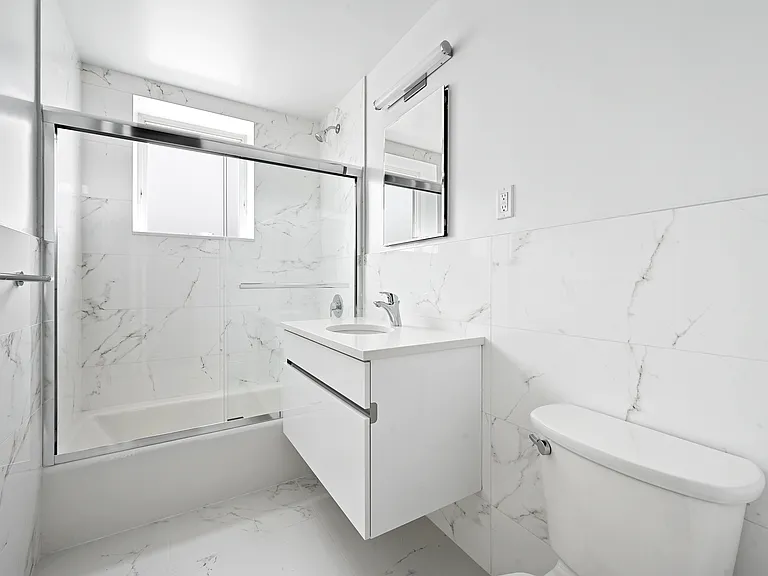 Harbor House — Photo 36