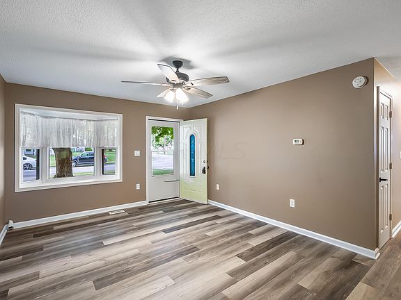 5th image of 1066 Bahama Dr