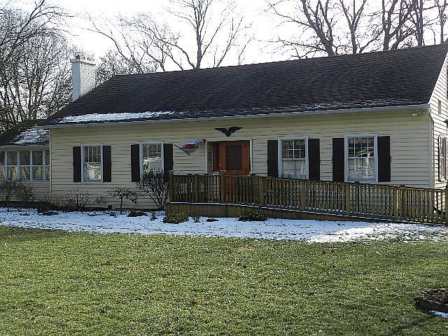 1st image of 976 Cambridge Ave