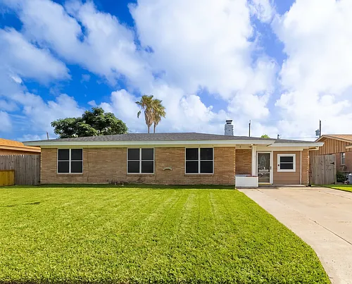 629 Bel Air Dr Photo 1