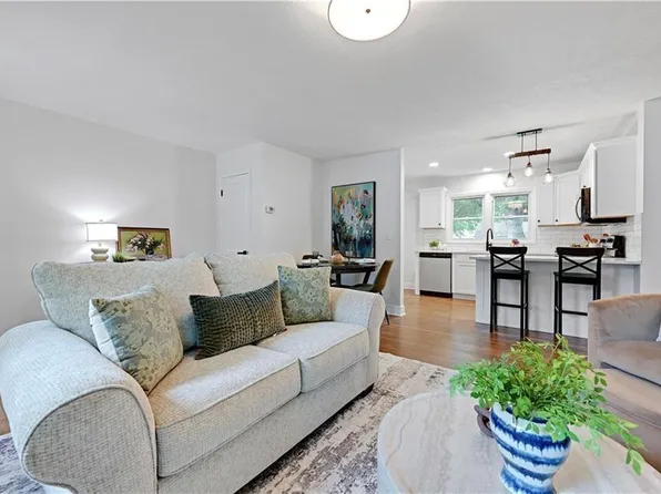 5408 W 72nd St, Prairie Village, KS 66208