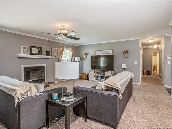 5th image of 383 Woodberry Cir