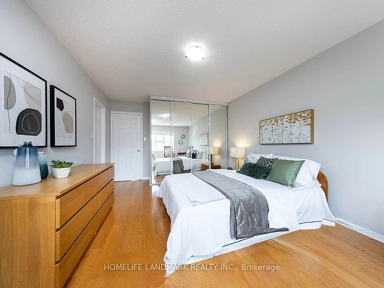 69 Selkirk Dr — Photo 16